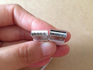 Report: iPhone 6 Lightning cable to be reversible USB?