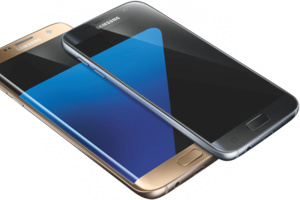 Official press shots of Galaxy S7 leak