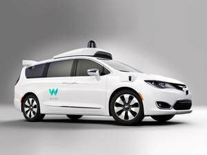 Itsestään ajavista autoista on tulossa totta – Autovalmistajat kiinnostuivat Googlen teknologiasta