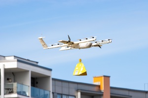 Helsingin Vuosaaressa voi nyt tilata Fazerin tuotteita dronella