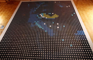 Picture: The Avatar mosaic made from 4000 Blu-ray discs
