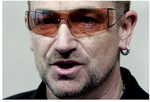 U2 aims to take advantage of internet and misses