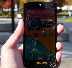 Google updates Nexus screen replacement policy, kinda