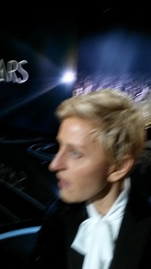 Nokia mocks Ellen's blurry Oscars selfies taken with Galaxy Note 3