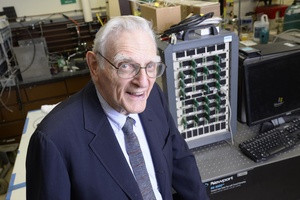 Litiumakkujen keksijä kehitti uuden ja paremman akkuteknologian