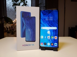 Huawei in talks to sell its sister brand Honor