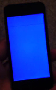 VIDEO: iPhone 5S has 'blue screen of death' bug