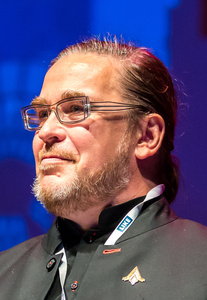 Teknologiajournalisti, poliitikko Jyrki Kasvi on kuollut