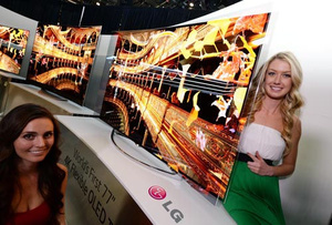 CES 2014: LG unveils flexible 77-inch 4K OLED TV
