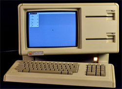 Apple Lisa 1 computer available via auction