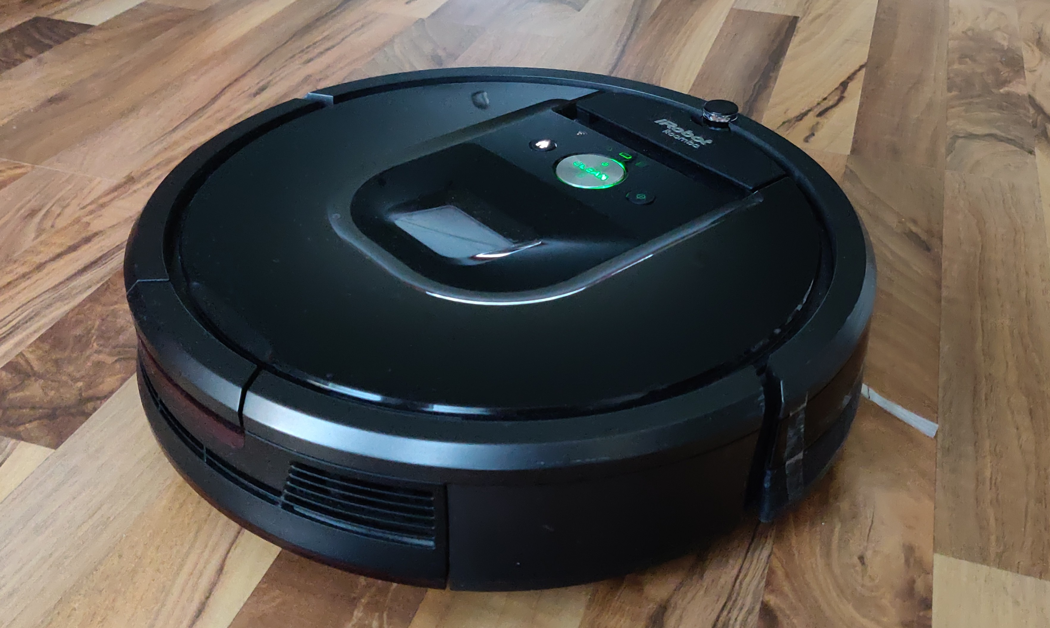 Screaming Roomba realized: Robot Vacuum curses every time it hits an