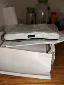 Fedex delivered a destroyed Pixel 3, Google: normal RMA 