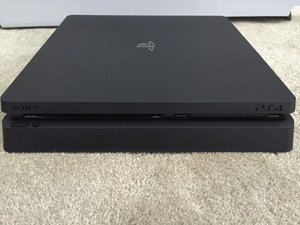 PlayStation 4:n tulevasta Slim-versiosta vuoti kuvia