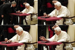 Pope Benedict XVI posts first Tweets